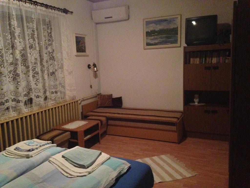 Abszolut Vendeghaz ケストヘイ エクステリア 写真